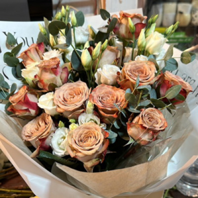 Cafe milk  - With these stunning cappuccino roses and lisianthus,fancy a cup of coffe with milk 